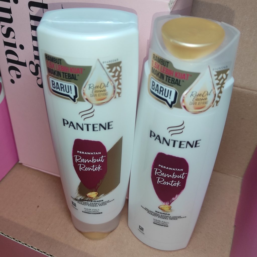 shampo Pantene untuk rambut rontok dan ketombe